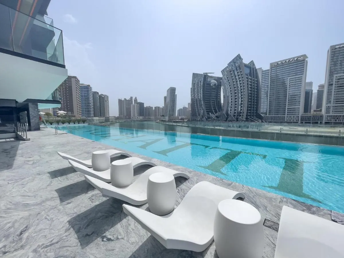 Apartment Elegant Treat With Burj Khalifa View By Suiteable Dubai